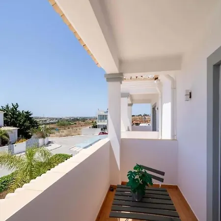 With Pool And Sea Views In Porto De Mos Albardeira