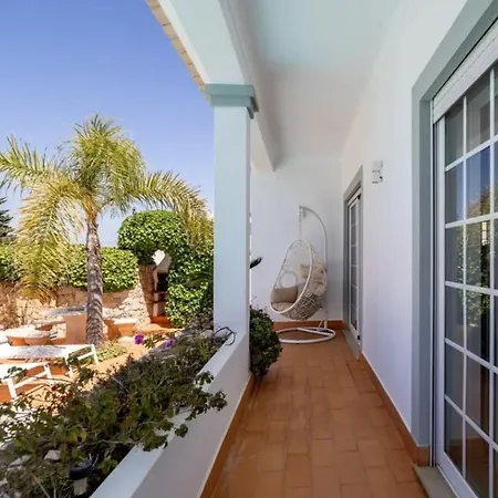 Holiday home With Pool And Sea Views In Porto De Mos