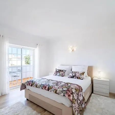With Pool And Sea Views In Porto De Mos Holiday home *