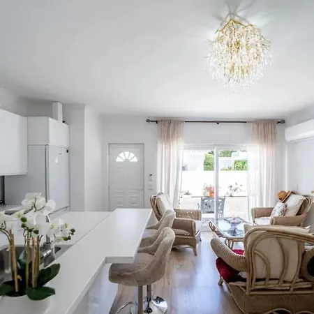 別荘 With Pool And Sea Views In Porto De Mos Albardeira