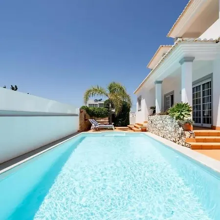With Pool And Sea Views In Porto De Mos