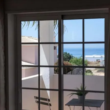 With Pool And Sea Views In Porto De Mos * Albardeira