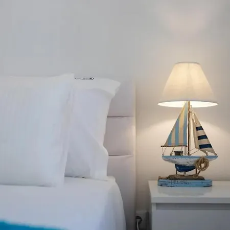 With Pool And Sea Views In Porto De Mos 別荘