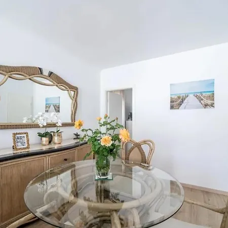 With Pool And Sea Views In Porto De Mos *