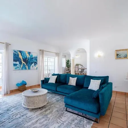 Ferienhaus With Pool And Sea Views In Porto De Mos Albardeira